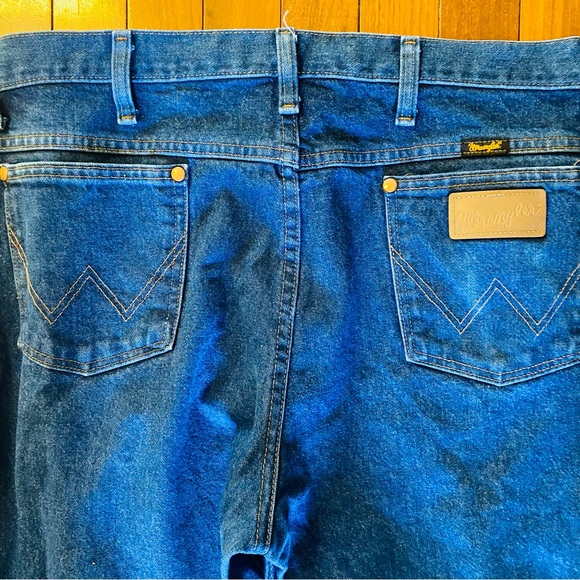 ⭐️ WRANGLER Men’s Vintage Logo Patch Jeans - Picture 4 of 6